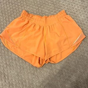 Lululemon orange soda hottie hots size 4 2.5